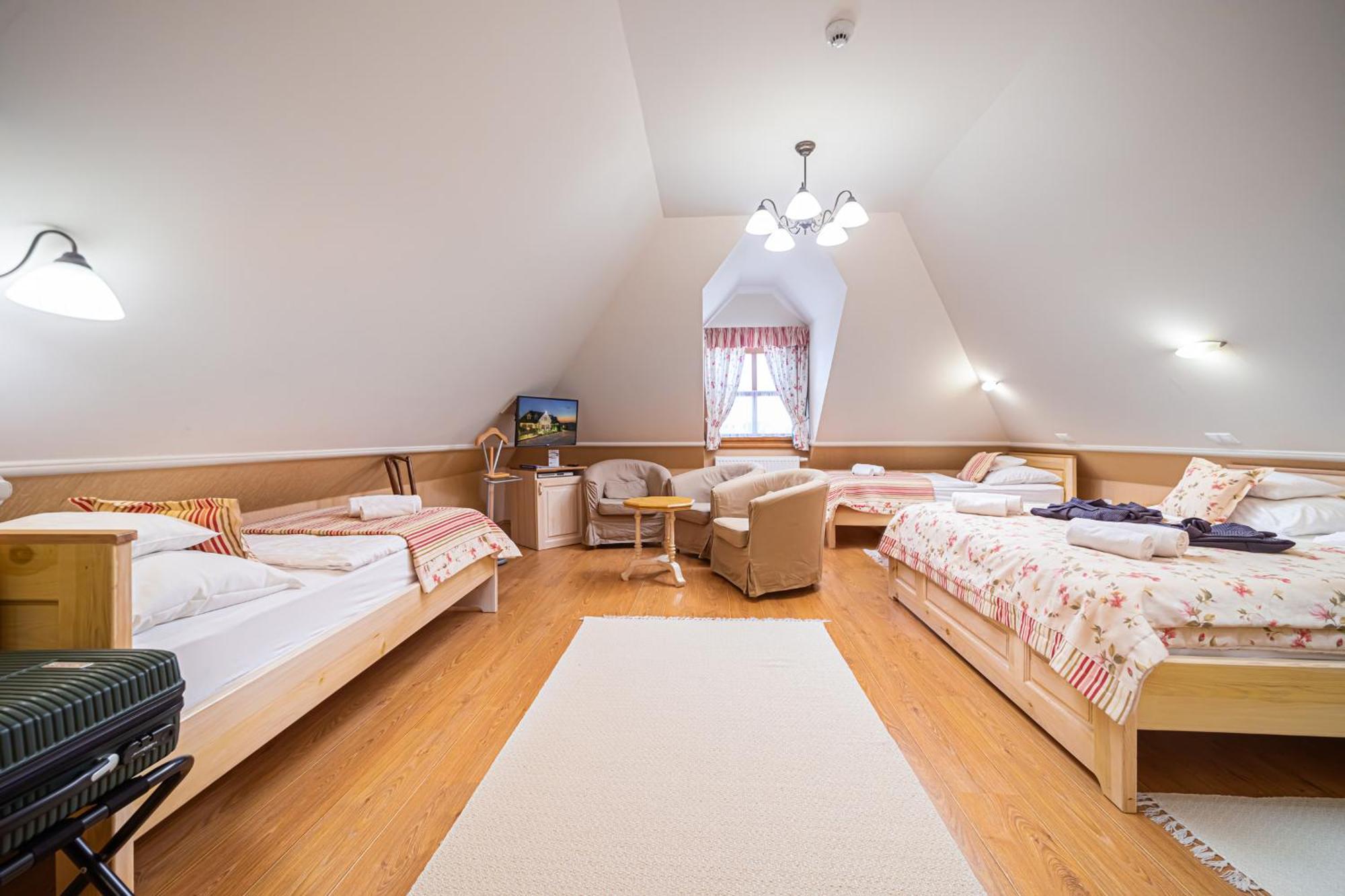 Rigotanya Relax & Wellness Panzio Buekfuerdo Hotel Luaran gambar
