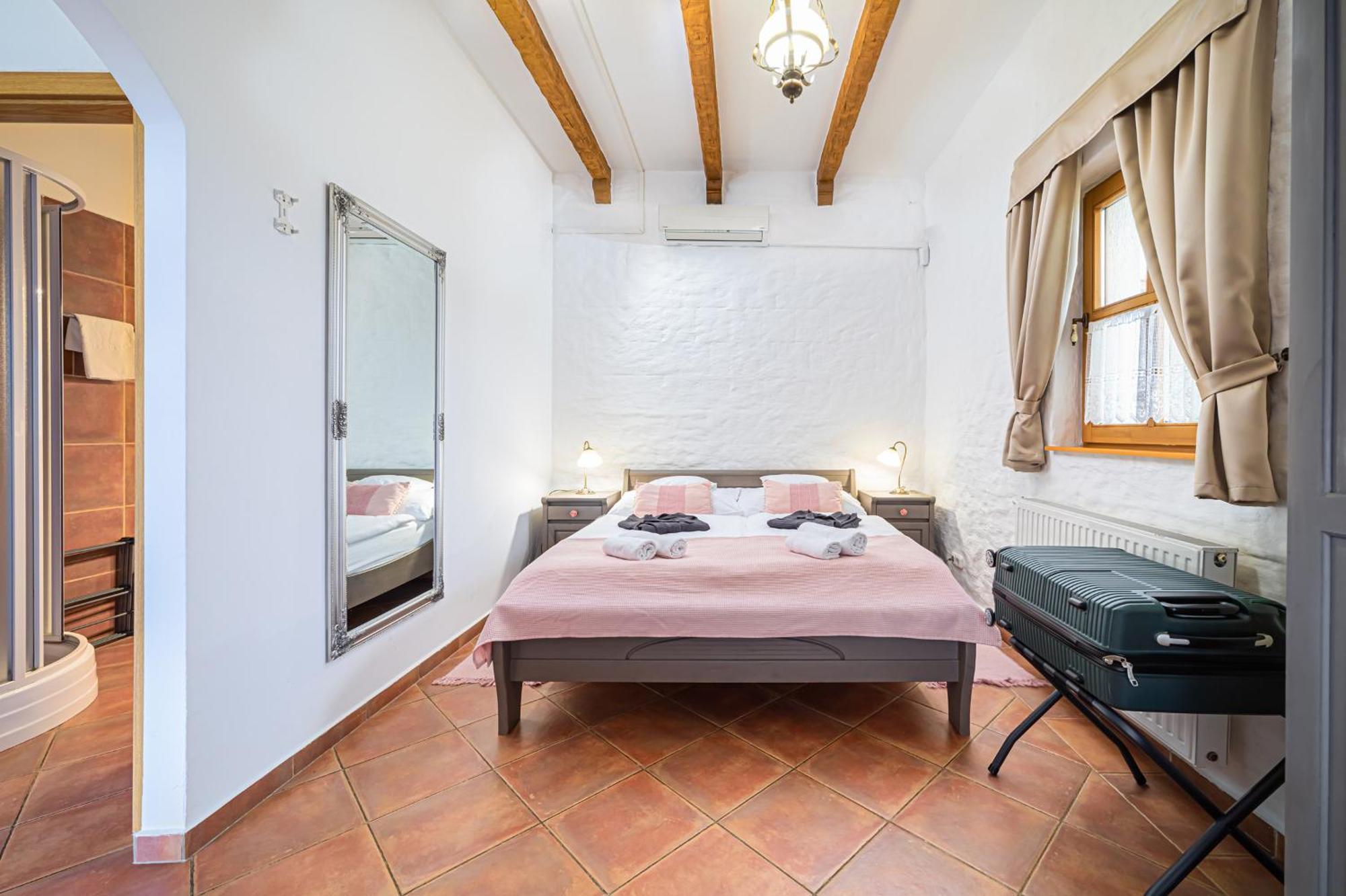 Rigotanya Relax & Wellness Panzio Buekfuerdo Hotel Luaran gambar